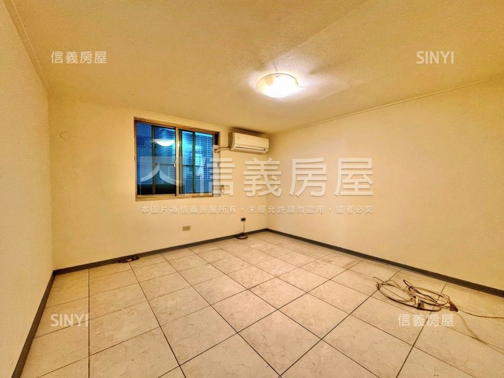 小資首選。伊吉邦附車位房屋室內格局與周邊環境