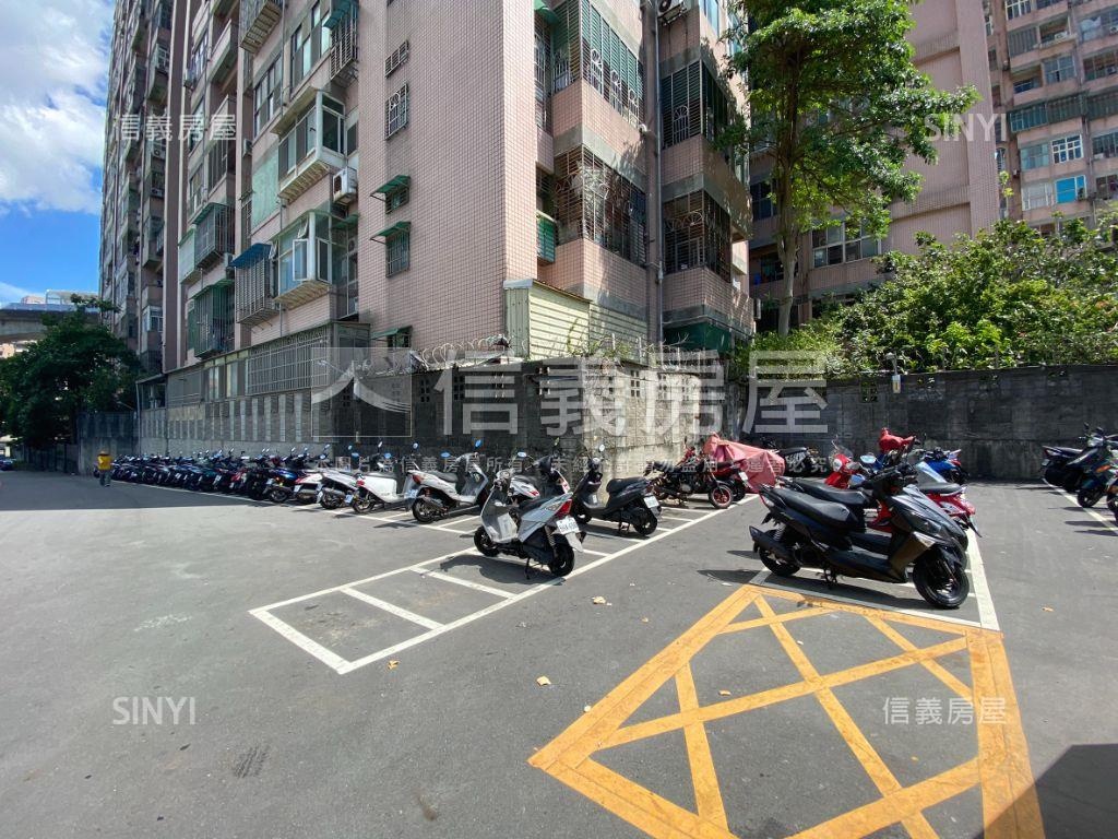 小資首選。伊吉邦附車位房屋室內格局與周邊環境