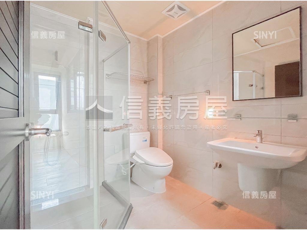 單元１２臨路電梯豪墅房屋室內格局與周邊環境