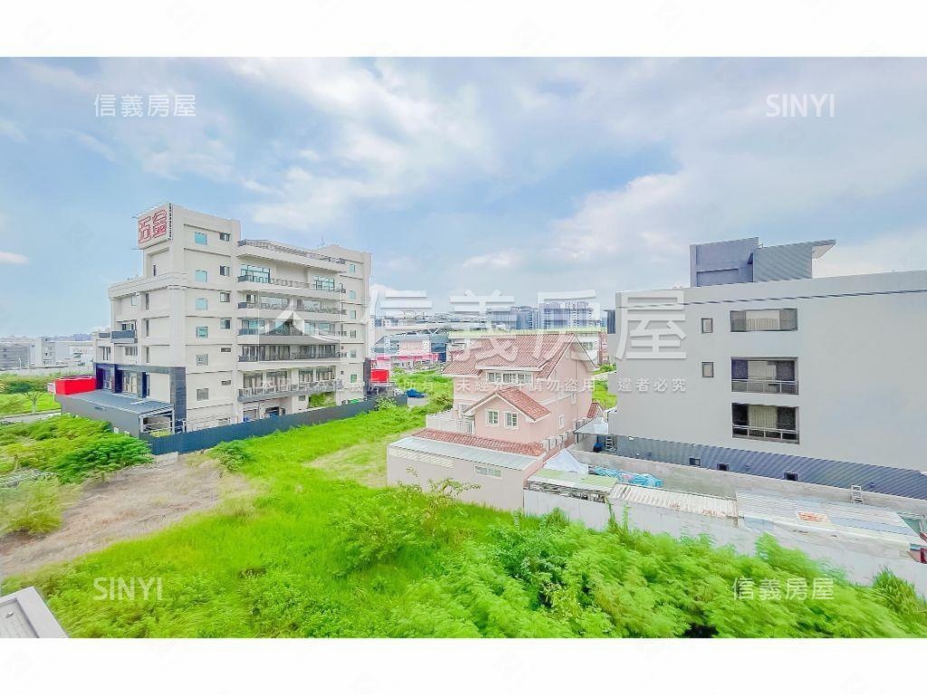 單元１２臨路電梯豪墅房屋室內格局與周邊環境