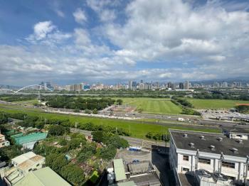 馬力全開漂亮高樓景觀