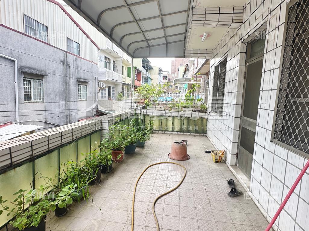 近捷運邊間活巷大地坪透天房屋室內格局與周邊環境