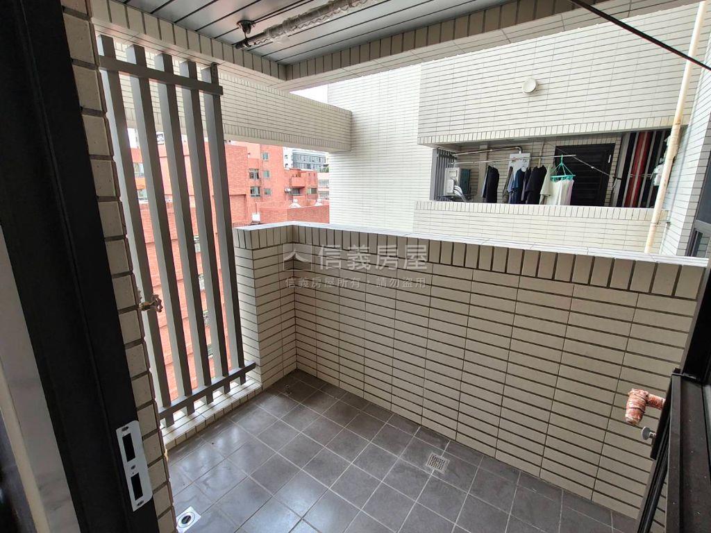 泱美近雙捷運三面採光兩房房屋室內格局與周邊環境
