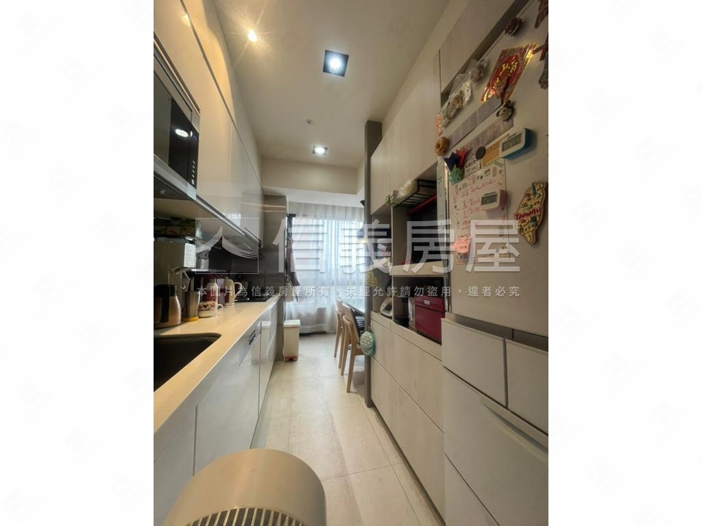 長城裝潢高樓美屋房屋室內格局與周邊環境