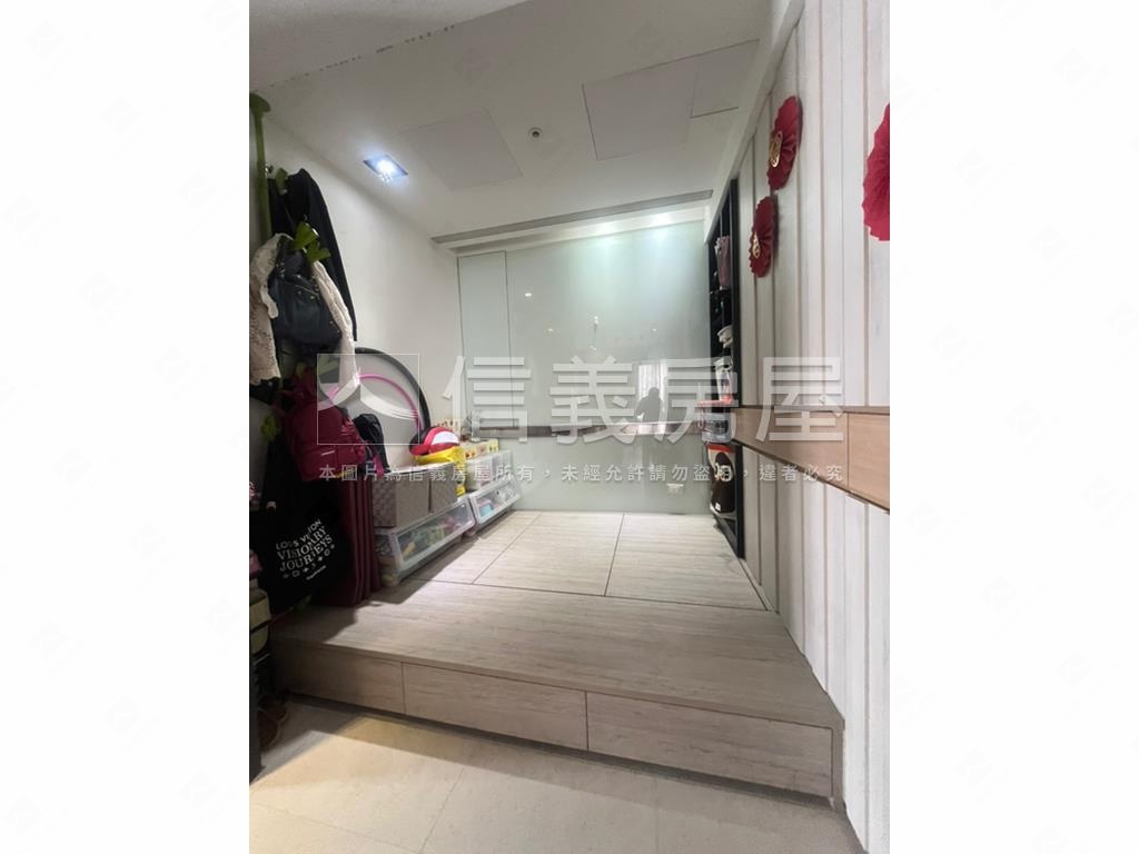 長城裝潢高樓美屋房屋室內格局與周邊環境