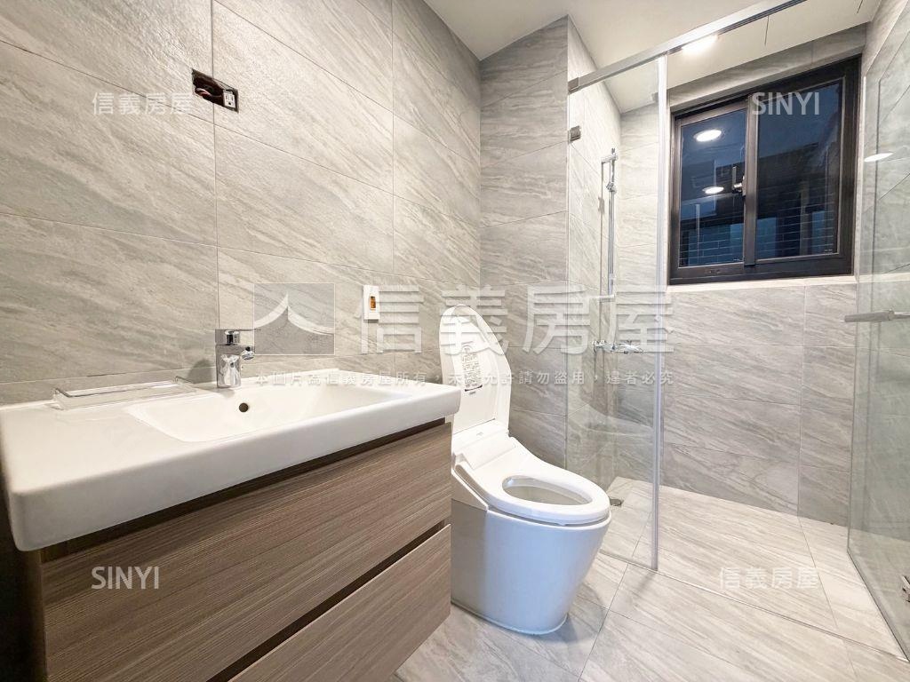 帥店長推薦ＭＯＳＴ露台戶房屋室內格局與周邊環境