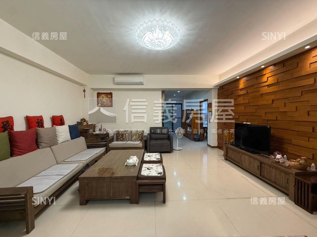 伍彩電梯大面寬孝親豪邸房屋室內格局與周邊環境