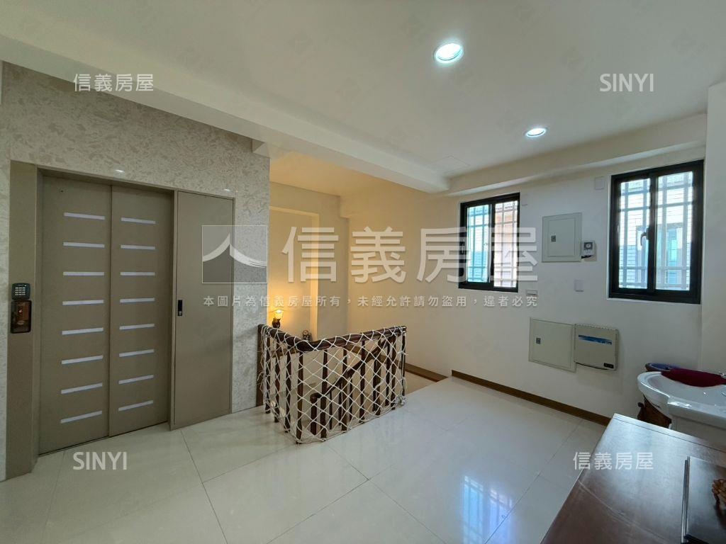 伍彩電梯大面寬孝親豪邸房屋室內格局與周邊環境