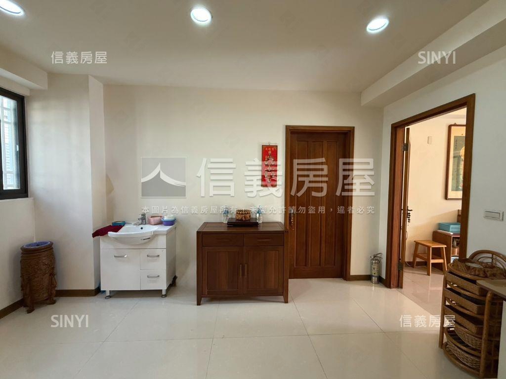 伍彩電梯大面寬孝親豪邸房屋室內格局與周邊環境