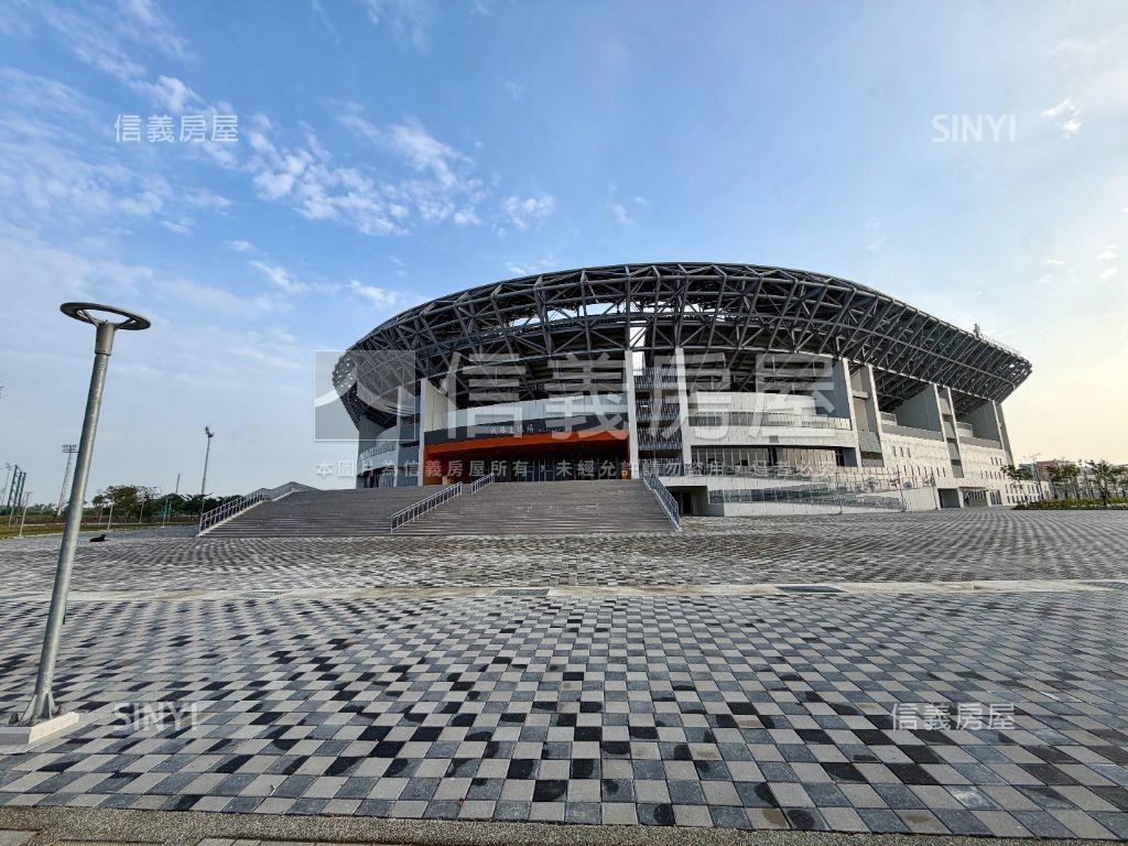 伍彩電梯大面寬孝親豪邸房屋室內格局與周邊環境