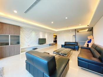 夯世紀之頂高樓稀有釋出