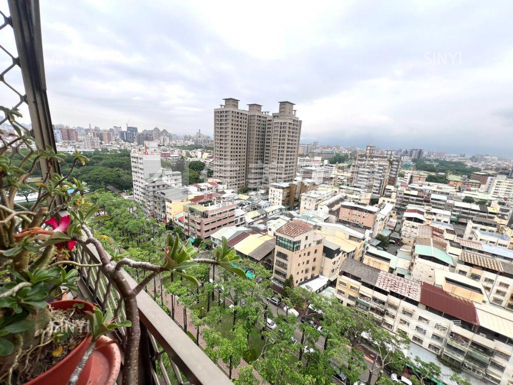 面公園高樓視野戶四房平車房屋室內格局與周邊環境