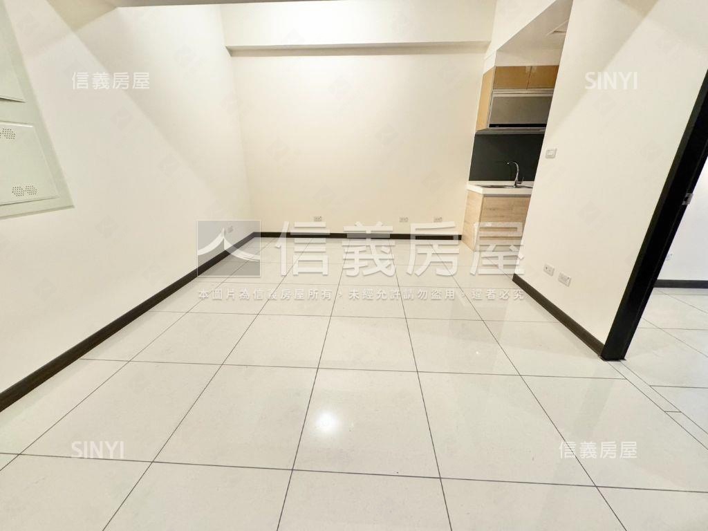 近北市重劃區方正兩房車位房屋室內格局與周邊環境