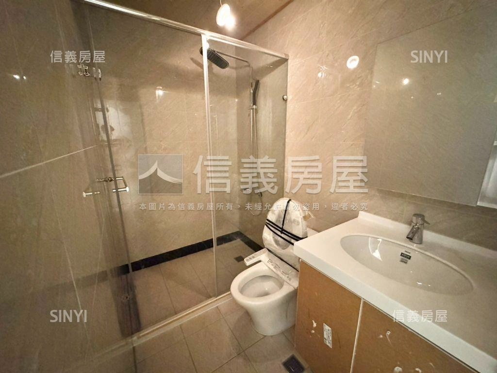 近北市重劃區方正兩房車位房屋室內格局與周邊環境