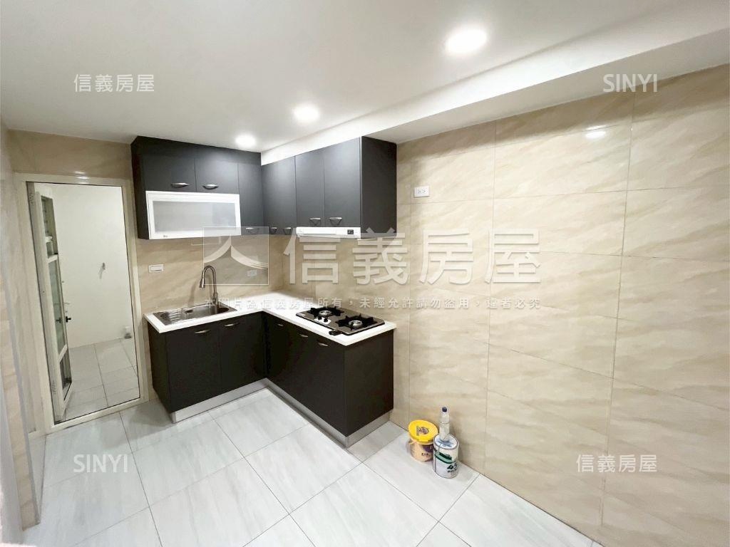 三民路一樓美麗大空間房屋室內格局與周邊環境