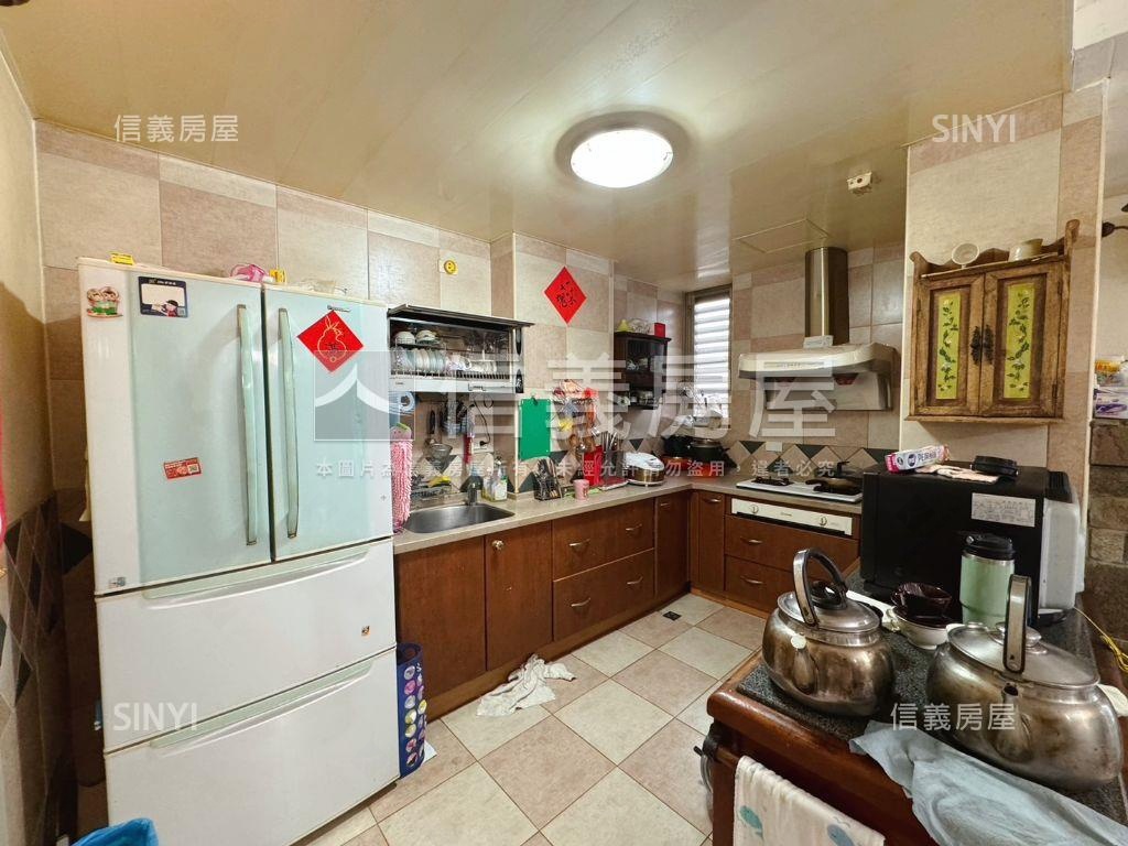 ⭐Ｅ美樂地庭院戶＋車位⭐房屋室內格局與周邊環境