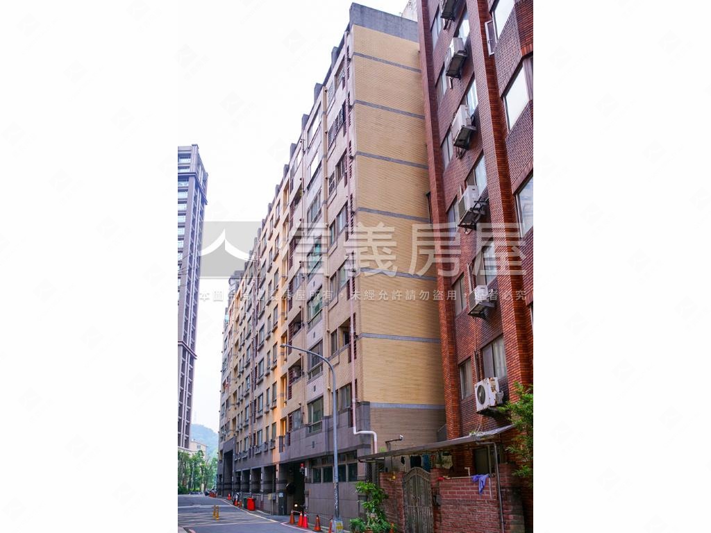 ⭐Ｅ美樂地庭院戶＋車位⭐房屋室內格局與周邊環境