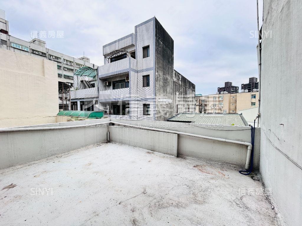 中山路前後臨路店面透天房屋室內格局與周邊環境