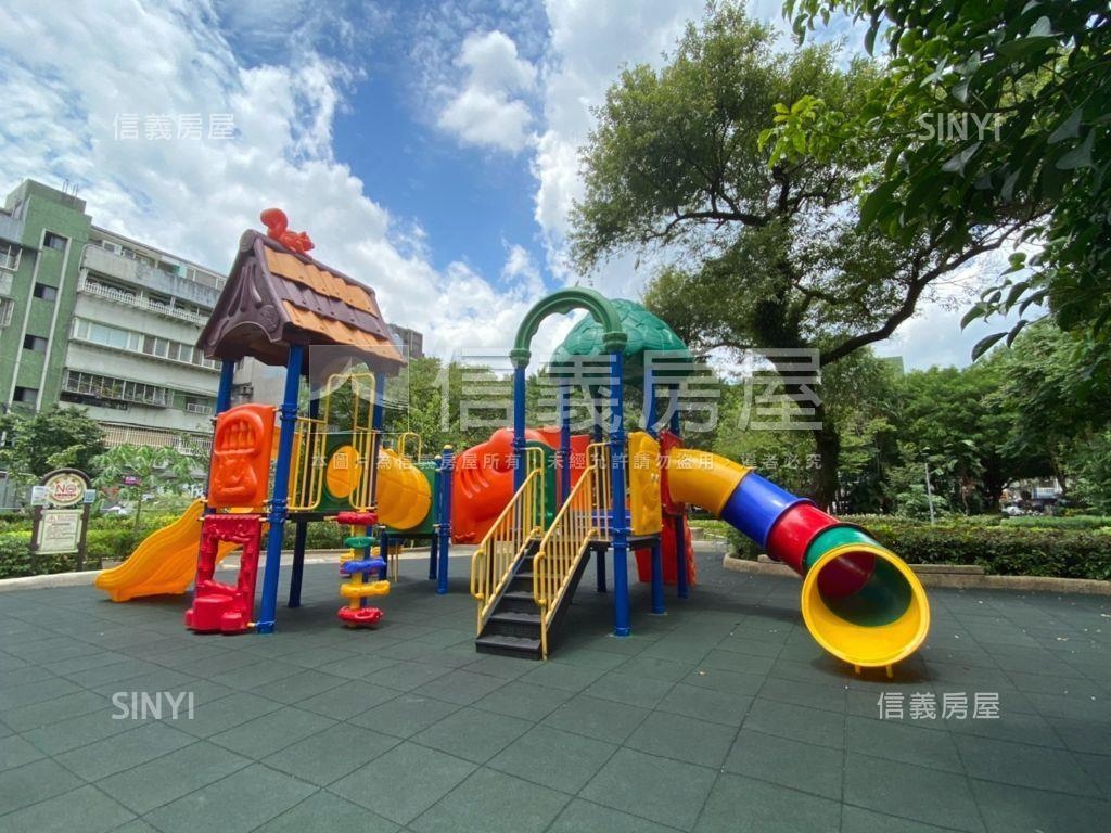 公園靜巷方正三房一樓房屋室內格局與周邊環境