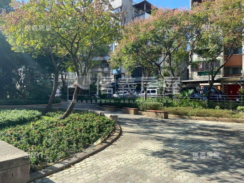 公園靜巷方正三房一樓房屋室內格局與周邊環境