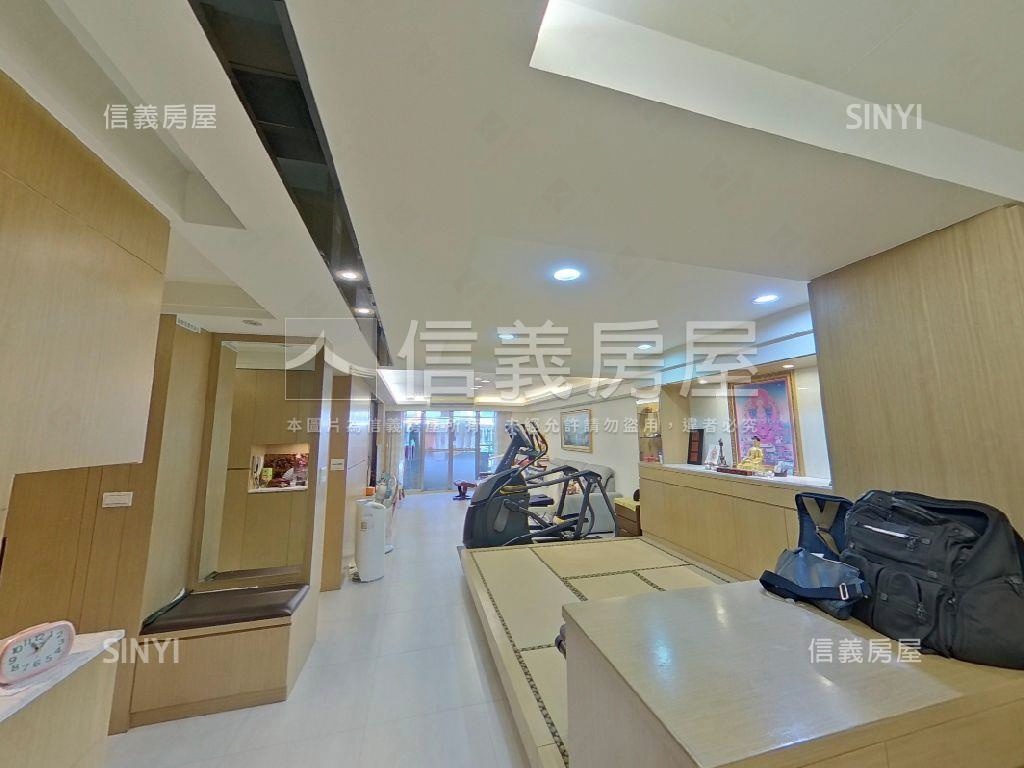 名人大器典雅美屋車位房屋室內格局與周邊環境