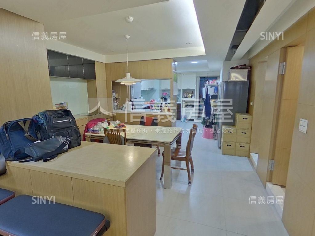 名人大器典雅美屋車位房屋室內格局與周邊環境