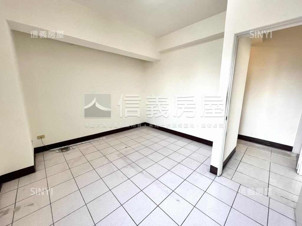 東海君臨天下三房平車房屋室內格局與周邊環境