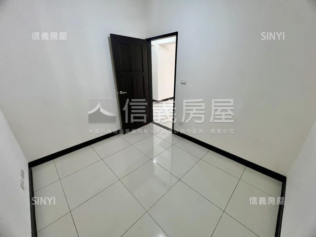 心豐花園全新三房Ｂ１車位房屋室內格局與周邊環境