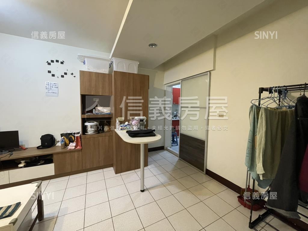 中華路美麗三房房屋室內格局與周邊環境