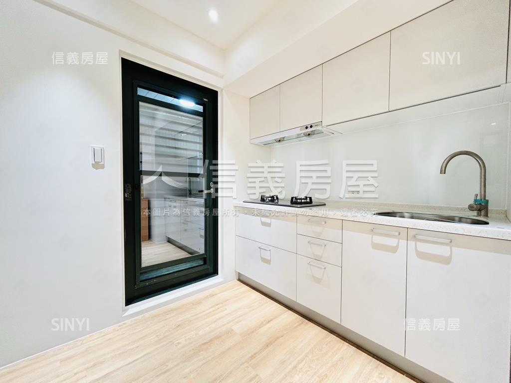 雙敦三房帶坡平車位２房屋室內格局與周邊環境