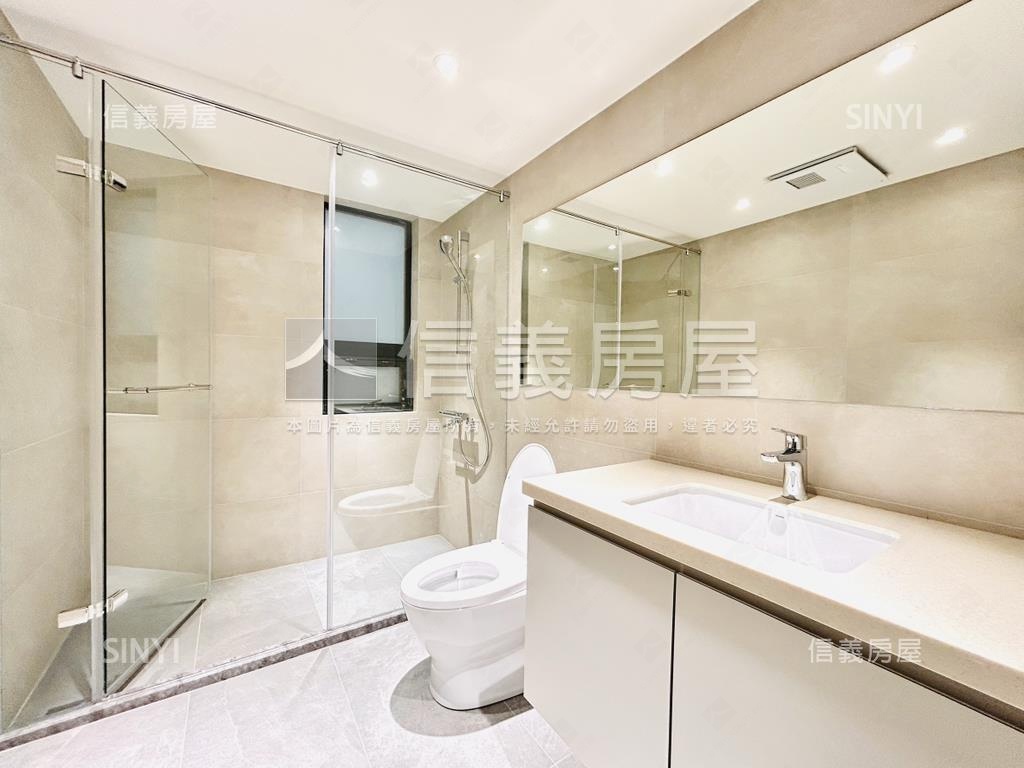 雙敦三房帶坡平車位２房屋室內格局與周邊環境