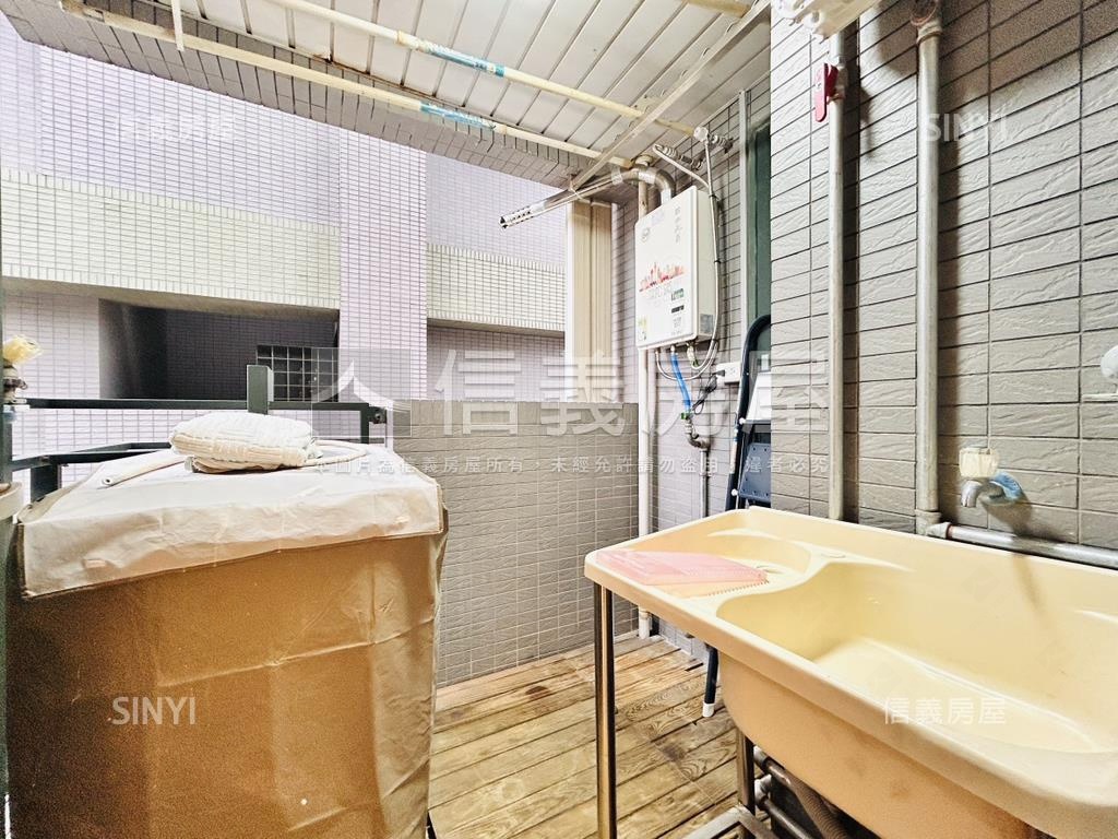 雙敦三房帶坡平車位２房屋室內格局與周邊環境