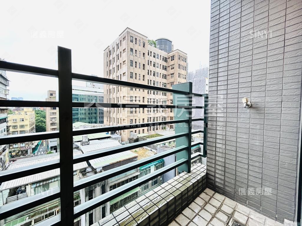 雙敦三房帶坡平車位２房屋室內格局與周邊環境