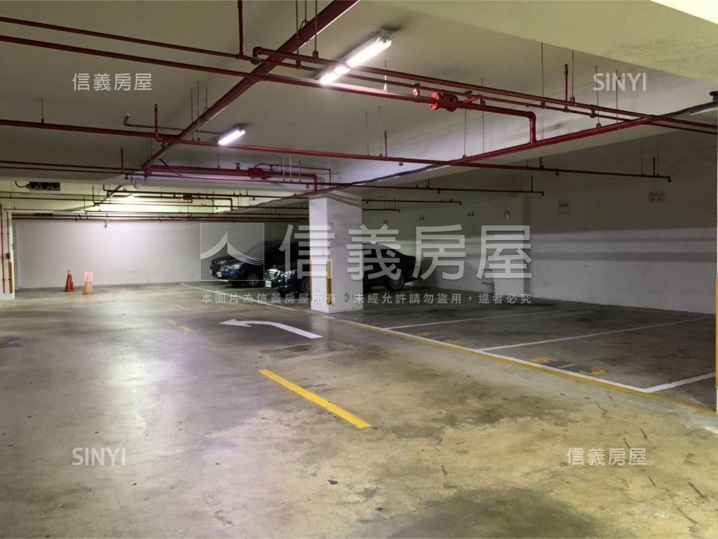 近捷運便利商店三角窗房屋室內格局與周邊環境