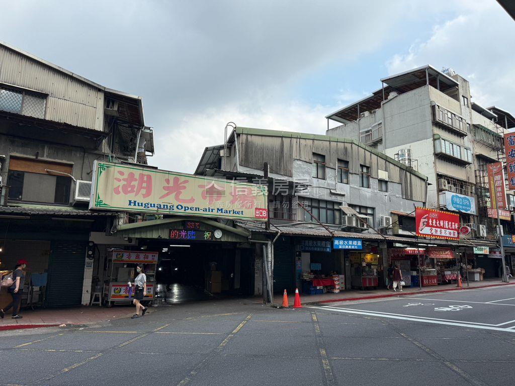 星雲街三面採光邊間電梯宅房屋室內格局與周邊環境