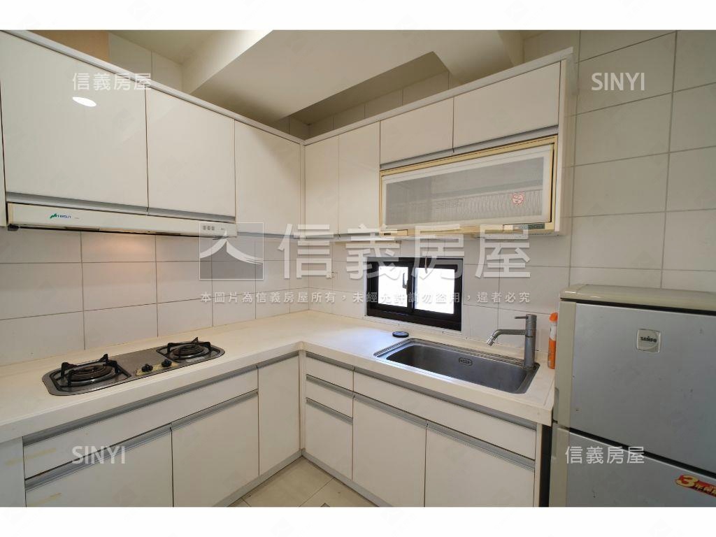 品藏面公園視野兩房平車讚房屋室內格局與周邊環境