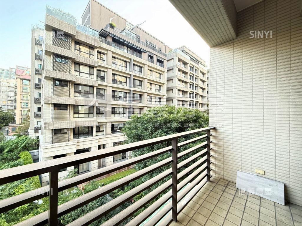 水岸陽光綠景美宅房屋室內格局與周邊環境