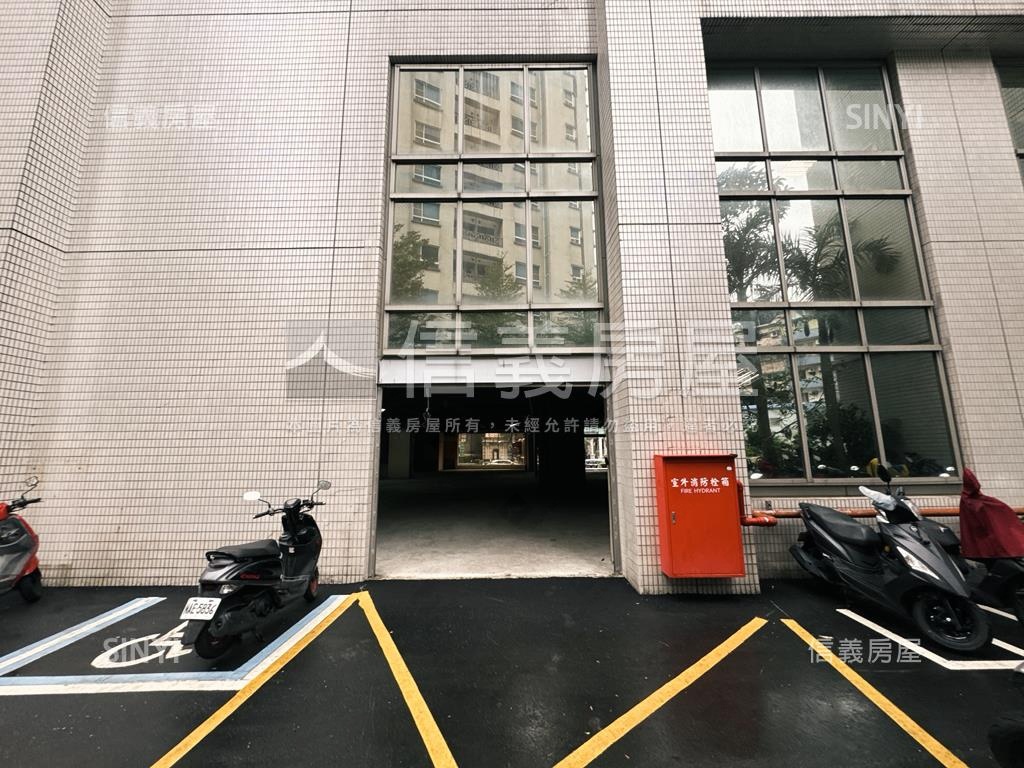 台灣科技總部一樓店辦房屋室內格局與周邊環境