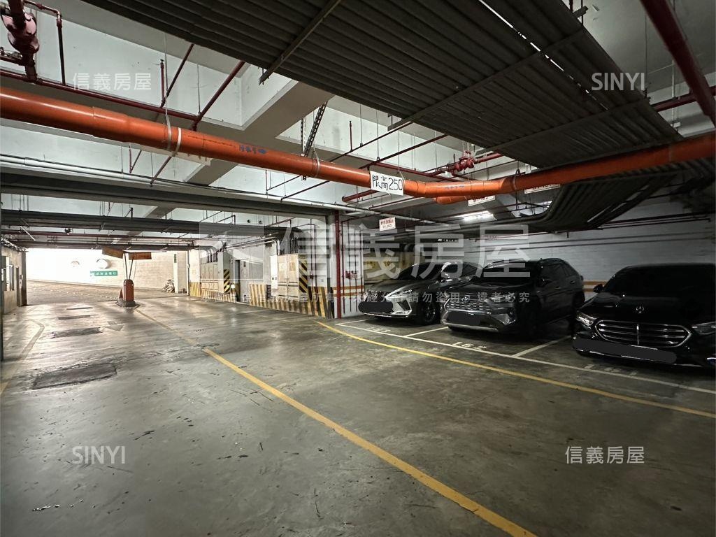 台灣科技總部一樓店辦房屋室內格局與周邊環境