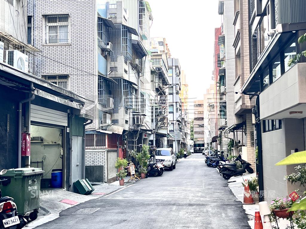 五福正路大空間黃金店霸房屋室內格局與周邊環境