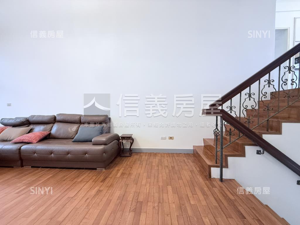 捷運樓中樓三房有平車位房屋室內格局與周邊環境