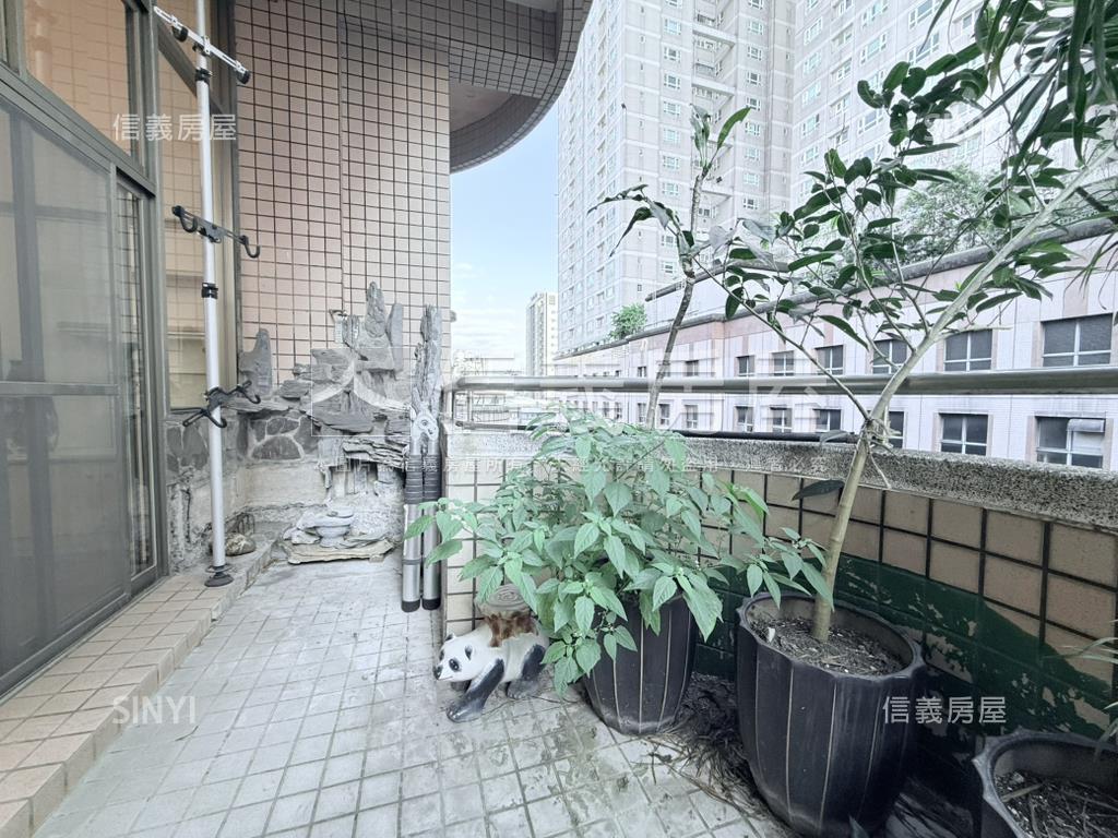 捷運樓中樓三房有平車位房屋室內格局與周邊環境