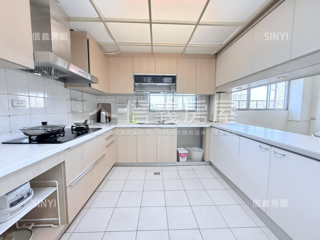 捷運樓中樓三房有平車位房屋室內格局與周邊環境