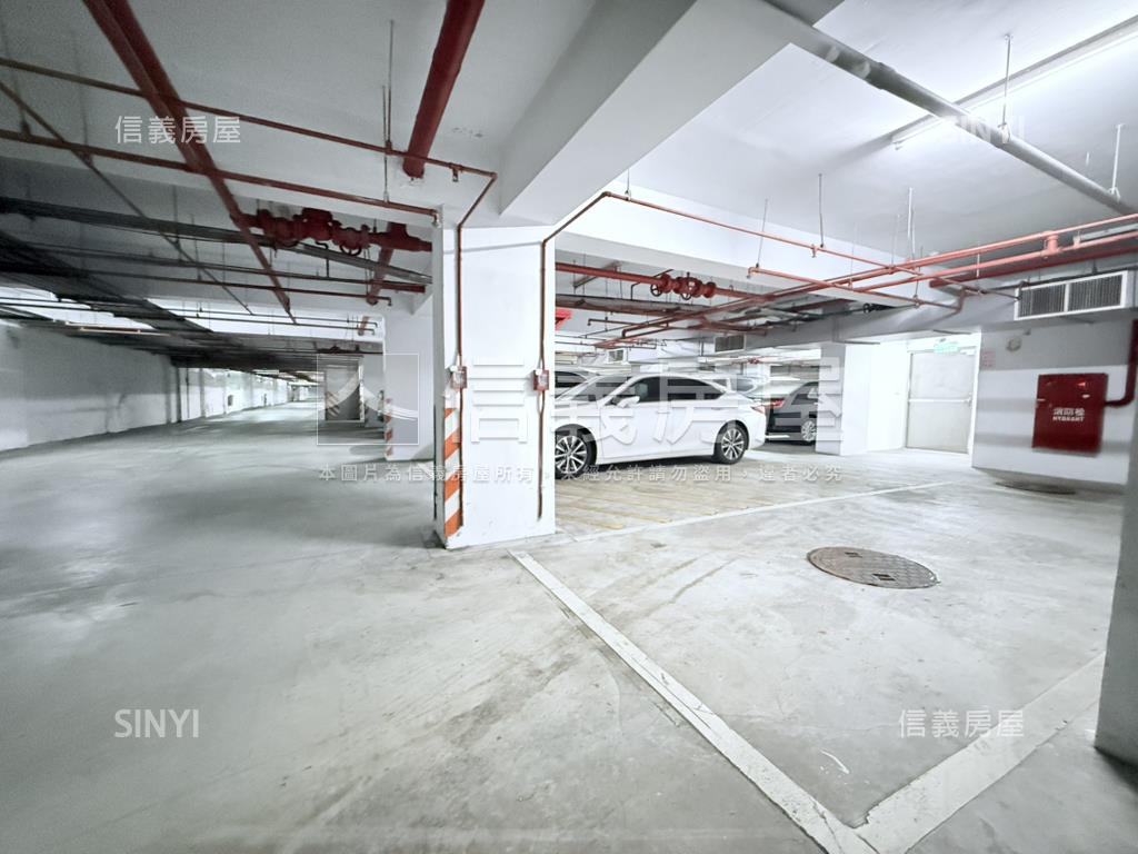 捷運樓中樓三房有平車位房屋室內格局與周邊環境