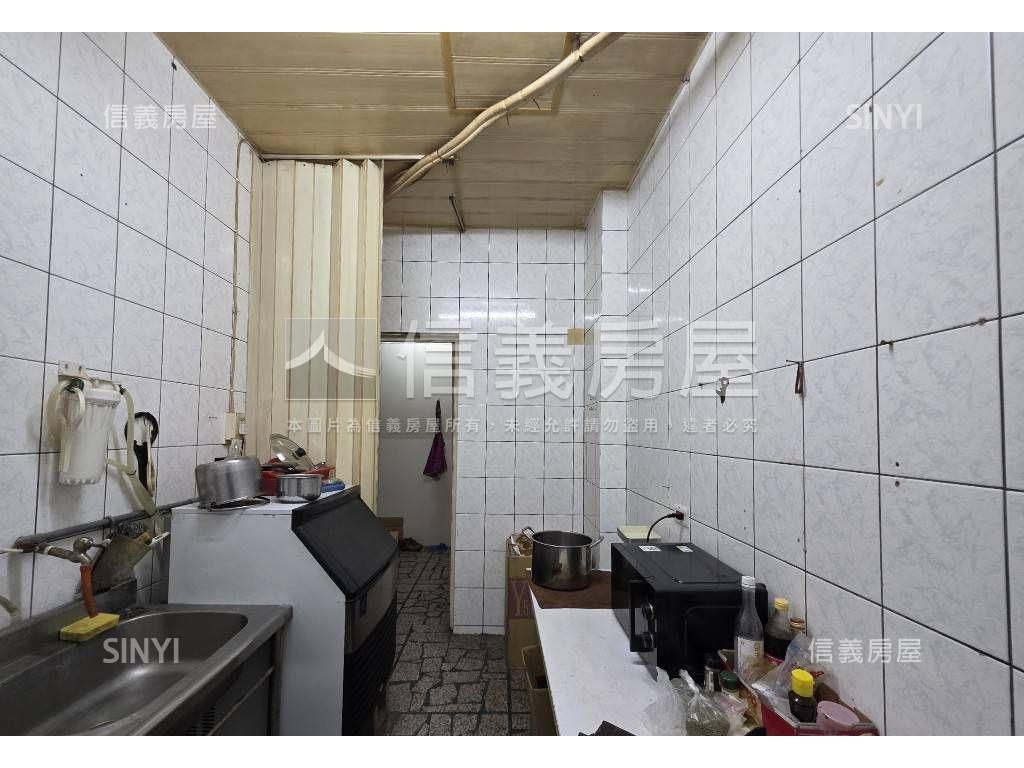 近菜寮捷運創業店面房屋室內格局與周邊環境