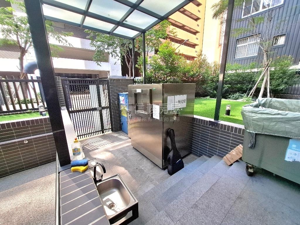 城韻雙面採光２衛開窗房屋室內格局與周邊環境