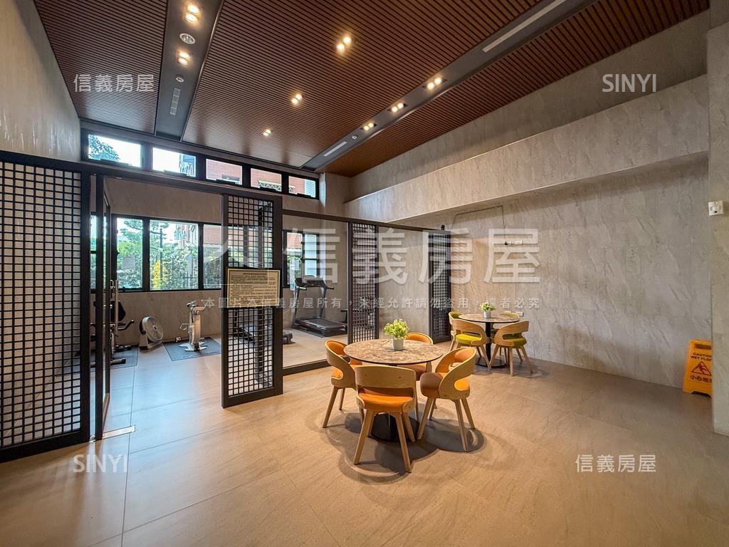 原白採光大兩房兩衛平車房屋室內格局與周邊環境