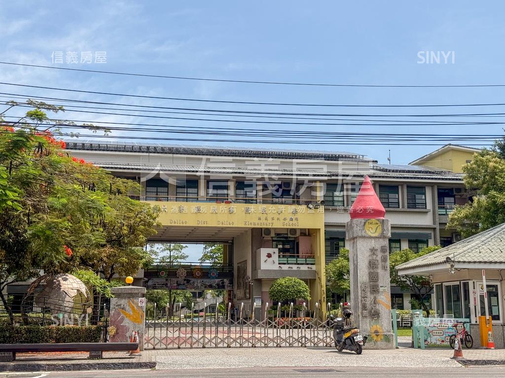 原白採光大兩房兩衛平車房屋室內格局與周邊環境
