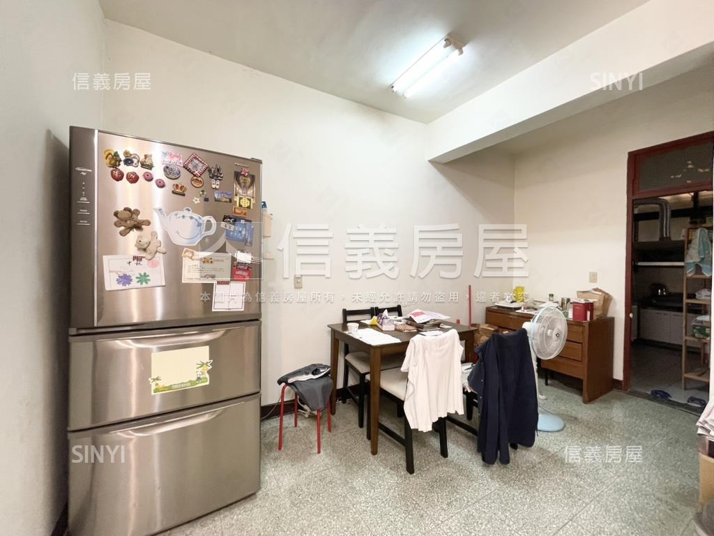 裕隆商圈稀有二樓房屋室內格局與周邊環境