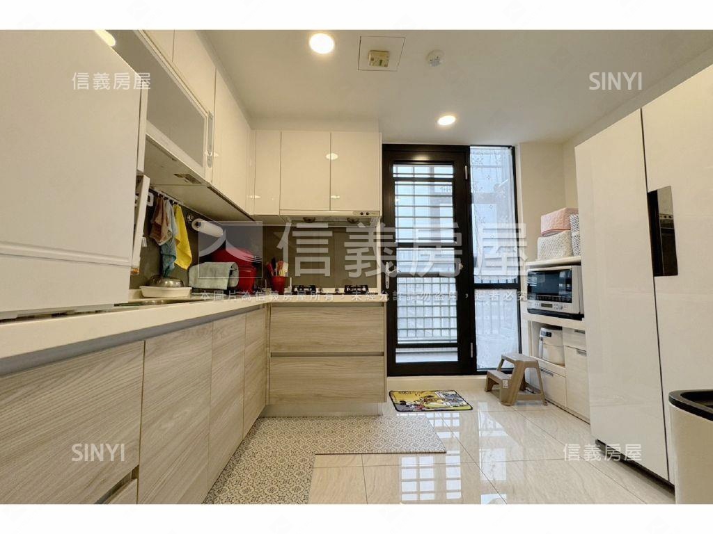 甲山林天墅精品裝潢景觀宅房屋室內格局與周邊環境